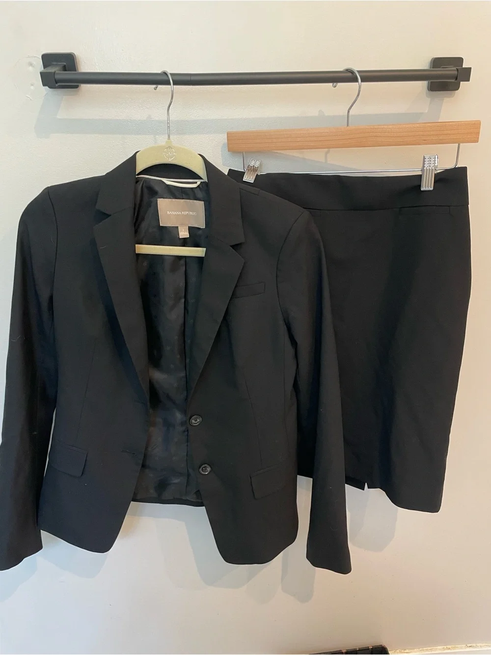 Banana Republic Black Women's Two-Piece Suit - Blazer & Skirt - Picture 1 of 3